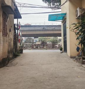 BÁN ĐẤT TẶNG NHÀ 2 TẦNG – ĐÔNG NGẠC -2 THOÁNG – GẦN PHỐ, NHIỀU TIỆN ÍCH.